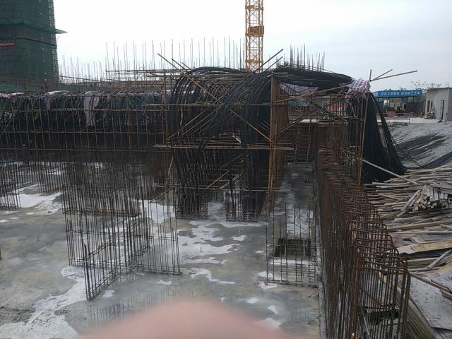 建设中土木科研楼